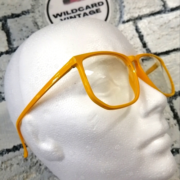 Yellow nerd glasses Halloween costume idea - Picture 2 of 3